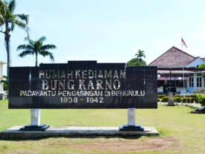 √ Rumah Pengasingan Bung Karno: Jejak Sunyi Sang Proklamator di Tengah Bengkulu