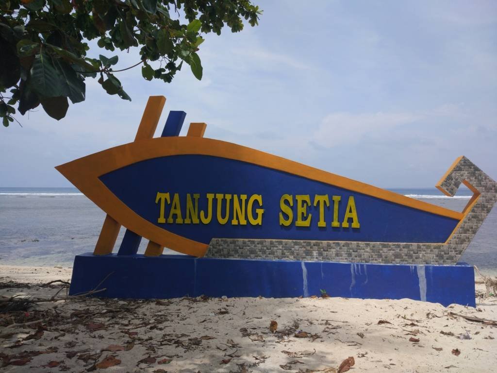 √ Pantai Tanjung Setia: Surga Surfing Dunia di Pesisir Barat Lampung