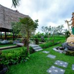 √ Bebek Tepi Sawah – Ubud: Kuliner Legendaris dengan Pemandangan Sawah yang Menawan