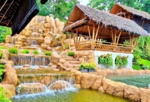 √ Gurih 7 Bogor : Restoran Sunda Bernuansa Alam dengan Air Terjun Buatan yang Memikat