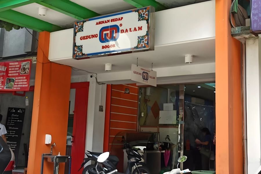 √ Asinan Gedung Dalam Bogor : Kuliner Legendaris Bogor yang Tak Pernah Lekang oleh Waktu