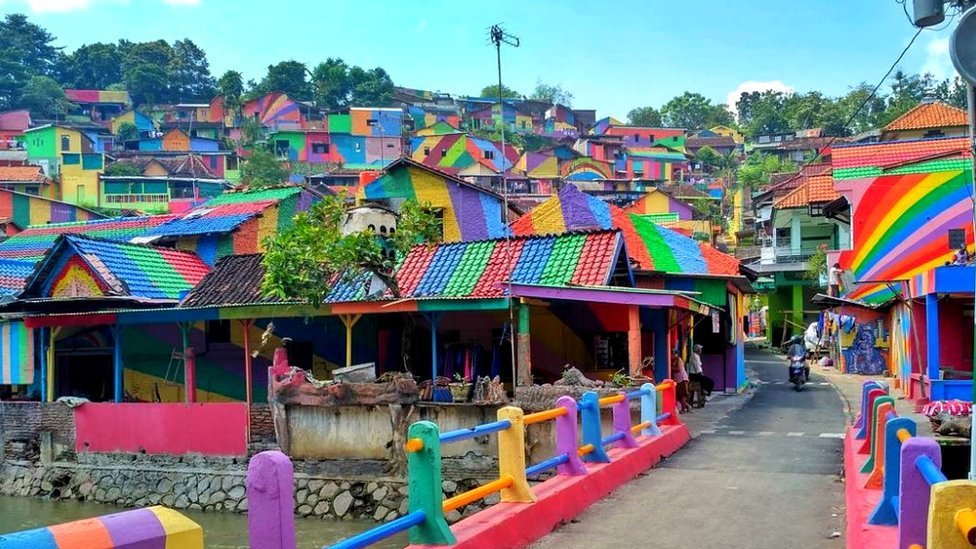 √ Kampung Pelangi Semarang: Warna-Warni Ceria di Tengah Kota Review & Info Tiket