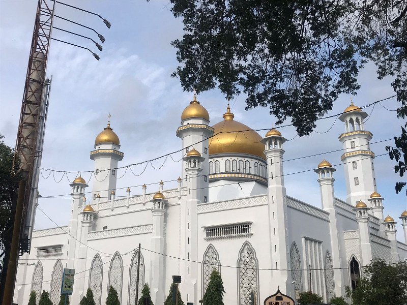 √ Masjid Agung Darul Falah Langsa: Ikon Religi dan Pusat Aktivitas Umat