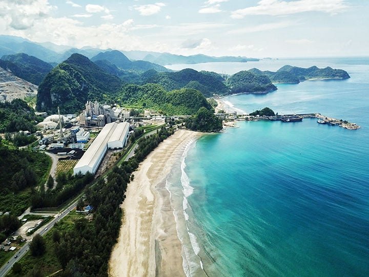 √ Pantai Lhoknga – Surga Ombak dan Sunset di Aceh Besar