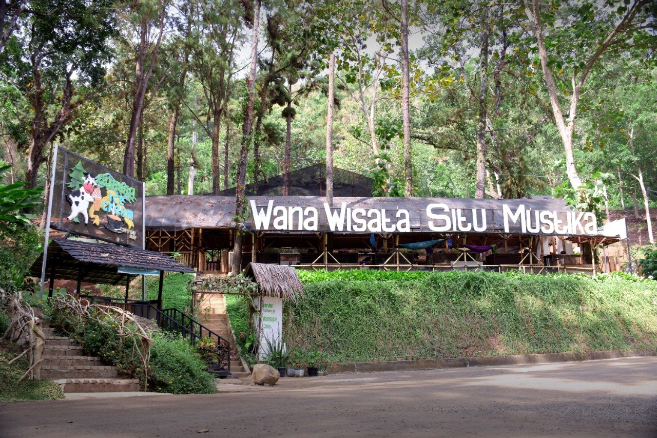 √ Situ Mustika: Pesona Danau Alami di Kota Banjar