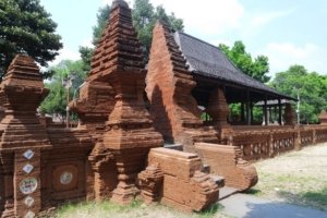 √ Keraton Kasepuhan Cirebon: Pusat Sejarah dan Kebesaran Kesultanan Cirebon