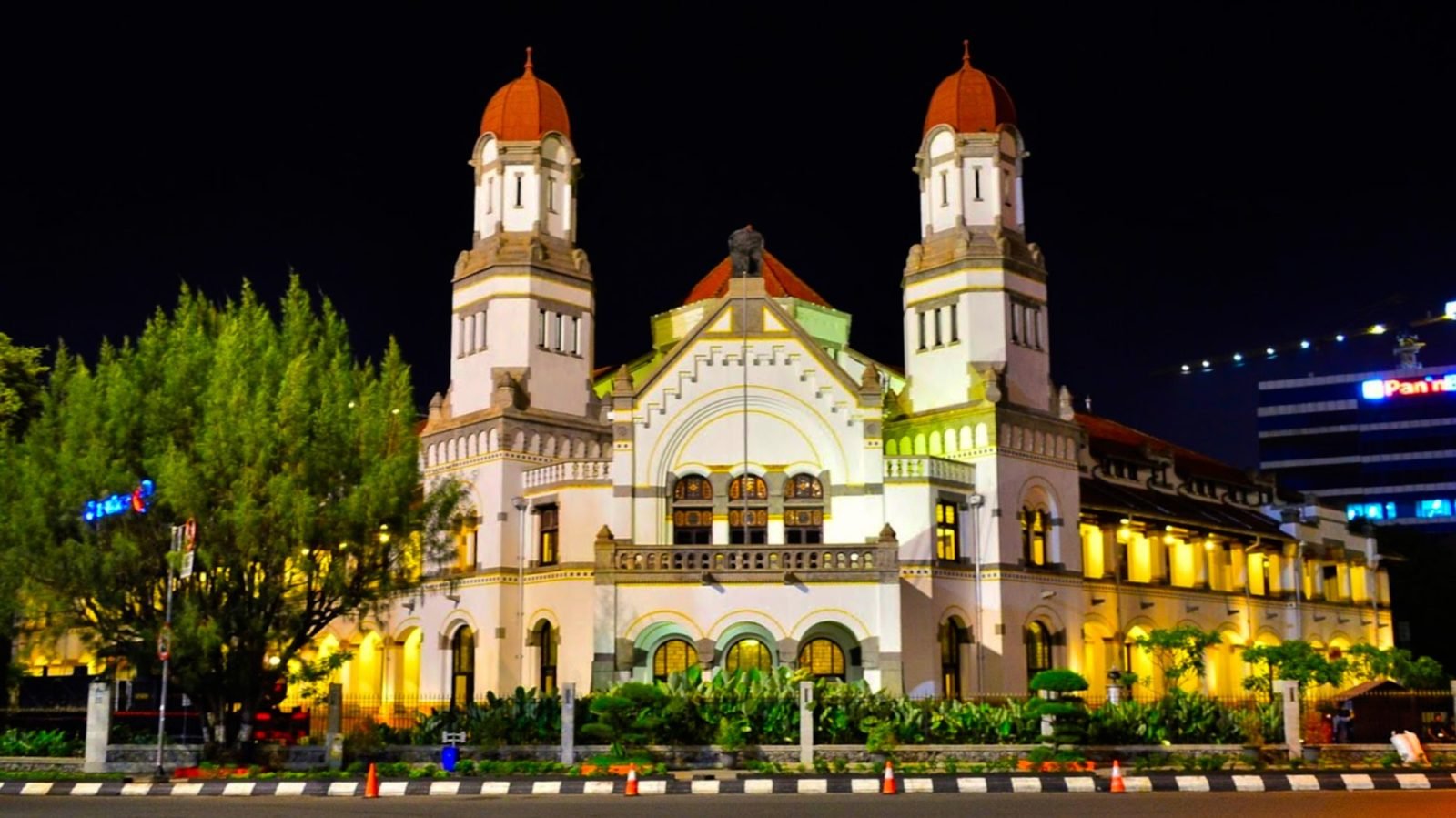 √ Lawang Sewu Semarang: Keindahan dan Misteri di Balik Seribu Pintu Review & Harga Tiket
