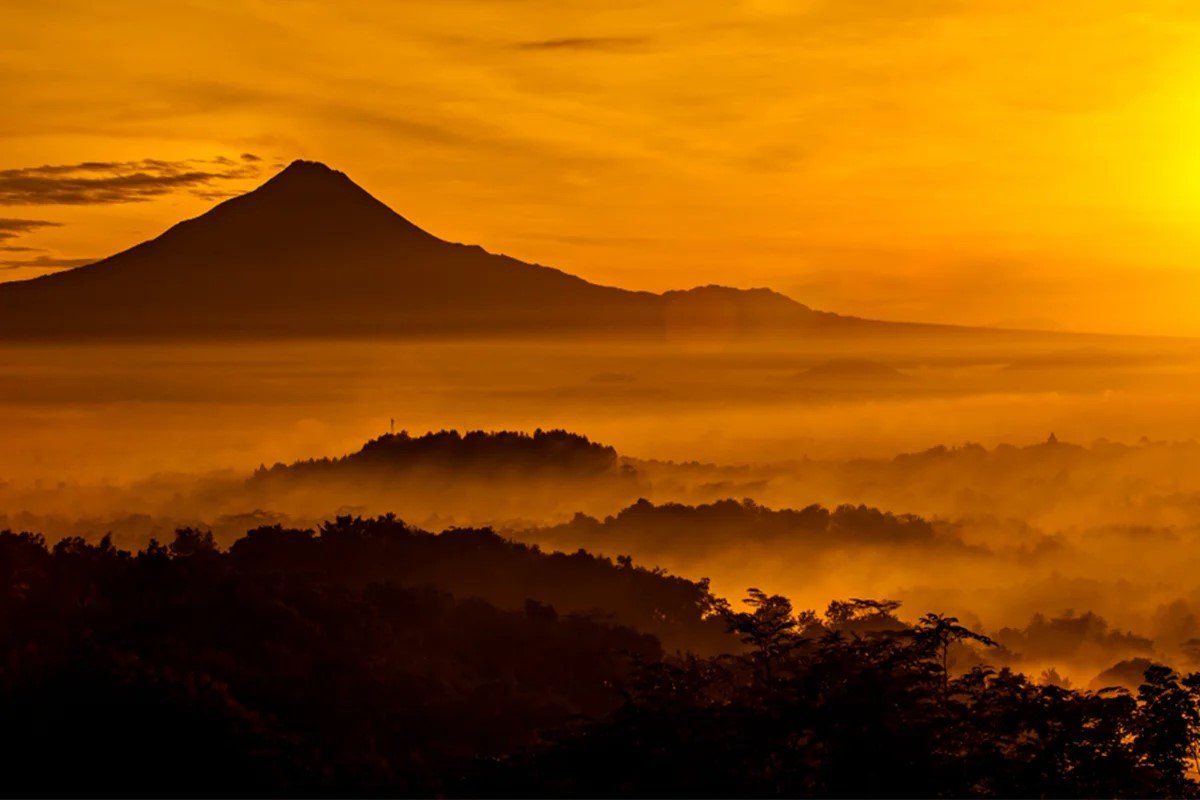 √ Bukit Barede: Spot Sunrise Eksotis Dekat Candi Borobudur