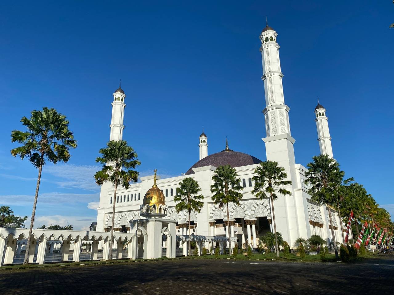 √ Masjid Raya Mujahidin Pontianak: Wisata Religi Megah & Ikon Kota Kalimantan Barat, Review & Info Lengkap