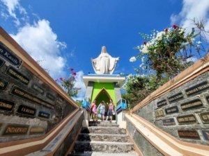 √ Bukit Doa Kota Kendari: Panorama Alam & Spot Religi, Review & Info Lengkap