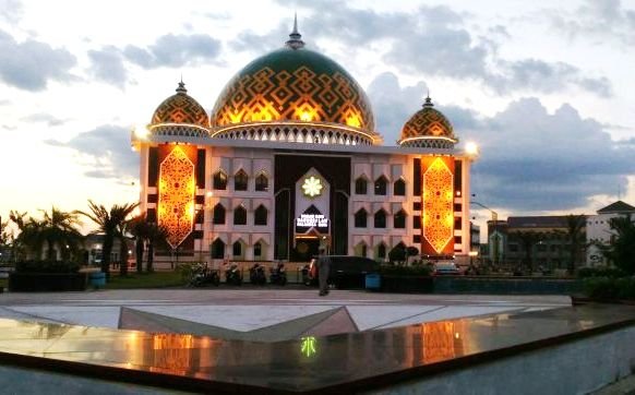 √ Masjid Raya Darussalam Singkawang: Panduan Lengkap Wisata Religi, Review & Info Lengkap