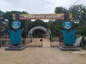 √ Hutan Kota Jombang Cilegon: Ruang Hijau Sejuk di Tengah Kota Baja Deskripsi,Review & Info Tiket
