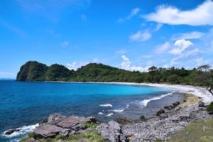 √ Pantai Anyer: Keindahan Legendaris di Pesisir Barat Banten,Review & Info Tiket