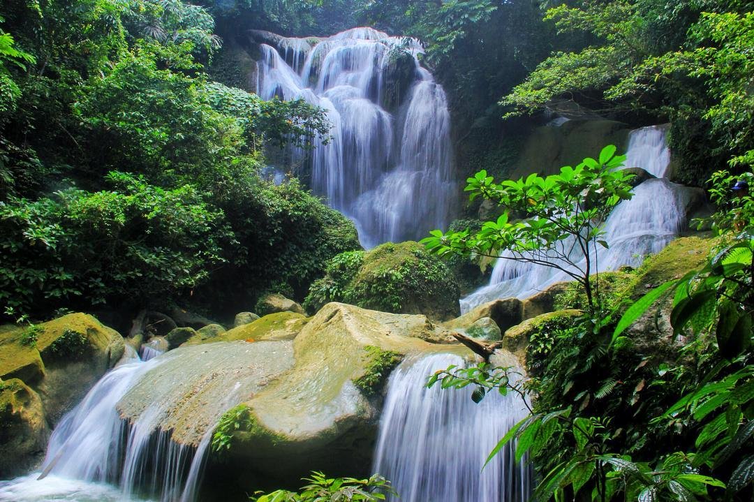 √ Air Terjun Samparona Baubau: Pesona Alam Tersembunyi di Tengah Hutan Sulawesi Tenggara, Review & Info Lengkap