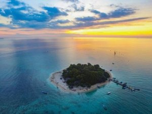 √ Pulau Samalona: Surga Tropis di Makassar,Review & Info
