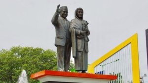 √ Alun-Alun Kota Habibie Ainun, Review & Info Lengkap