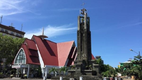 √ Gereja Tua Sentrum Manado: Ikon Sejarah dan Keindahan Arsitektur Kota Manado,Review & Info Tiket