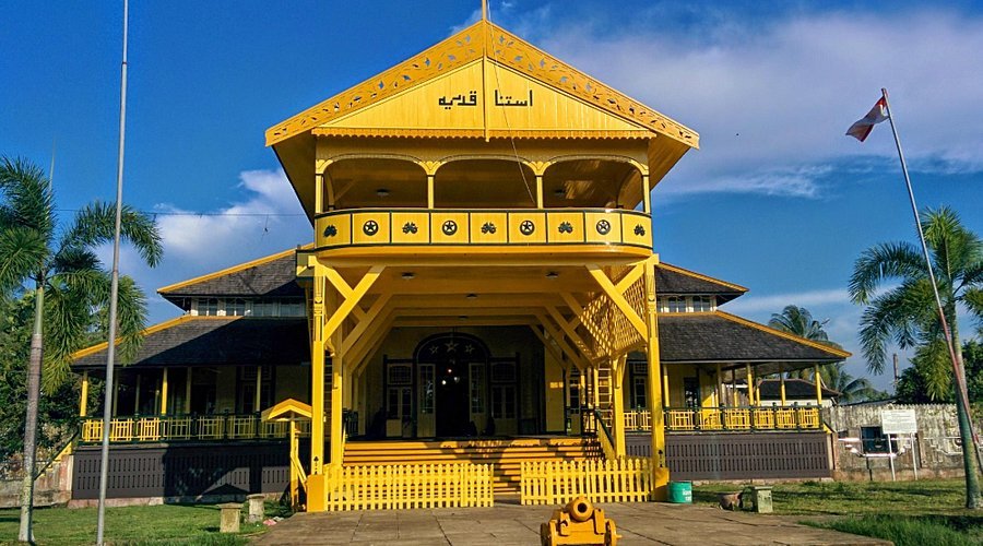 √ Keraton Kadariah Pontianak: Istana Kesultanan Bersejarah & Wisata Budaya Ikonik di Kalimantan Barat, Review & Info Lengkap