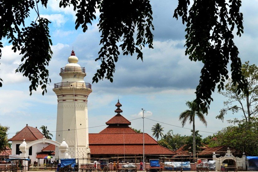 √ Masjid Agung Banten Lama: Warisan Islam dan Sejarah Kerajaan Banten,Review & Info Tiket