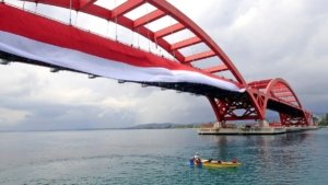 √ Jembatan Merah Putih Ambon: Ikon Infrastruktur dan Landmark Kota Ambon, Review & Info Tiket