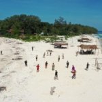 √ Pantai Pasir Panjang: Wisata Pantai Eksotis & Aktivitas Seru di Singkawang, Review & Info Lengkap