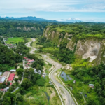 √ Ngarai Sianok: Lembah Hijau Ikonik Bukittinggi yang Memukau, Review & Info Lengkap