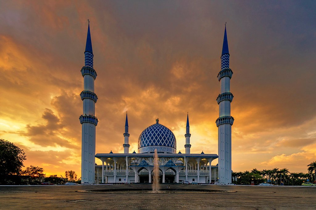 √ Masjid Sultan Salahuddin: Masjid Bersejarah Kesultanan Bima, Review & Info Lengkap