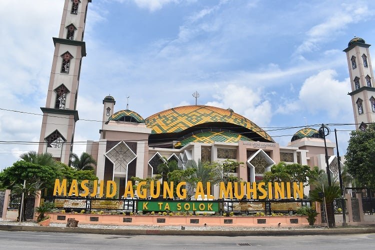 √ Masjid Agung Al‑Muhsinin Solok: Wisata Religi & Arsitektur Megah, Review & Info Lengkap