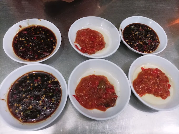 √ Rumah Makan Tabona: Kari Legendaris Medan dengan Kuah Pekat Kaya Rempah, Review & Info Lengkap