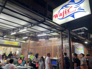 √ Wajir Seafood Medan: Seafood Segar dengan Bumbu Khas yang Menggugah Selera, Review & Info Lengkap