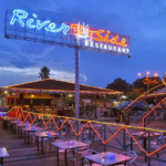 √ River Side Restaurant: Restoran Tepi Sungai Musi dengan Pemandangan Ikonik, Review & Info Tiket