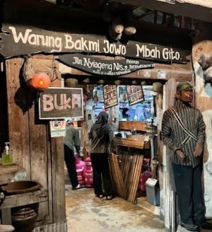 √ Bakmi Jowo Mbah Gito: Sajian Tradisional dengan Aroma Arang yang Menggugah Selera, Review & Harga Tiket