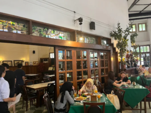√ Toko Oen | Ikon Kuliner Klasik Semarang dengan Suasana Tempo Dulu, Review & Info Lengkap