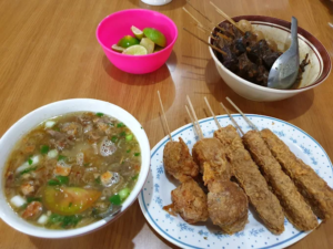 √ Soto Bangkong Soto Legendaris Semarang dengan Kuah Gurih dan Aroma Khas, Review & Info Lengkap